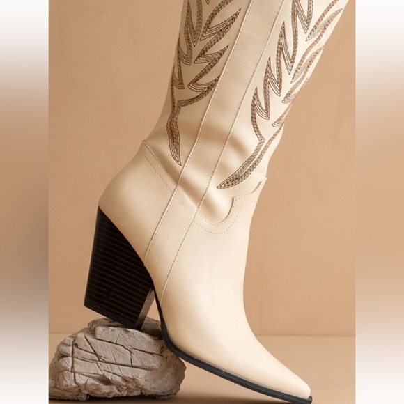 Classic cowboy embroidery on a leather cowboy boot knee high - Picture 3 of 15